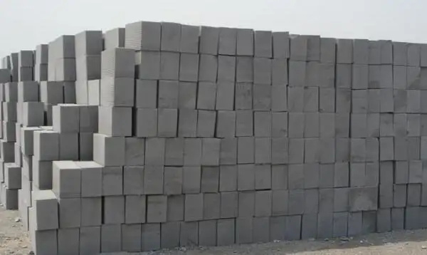 農(nóng)村自建房，泡沫磚的特點。